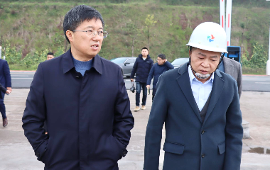 南溪區(qū)委書記、南溪經(jīng)開區(qū)黨工委書記劉剛率隊調(diào)研遠(yuǎn)東股份宜賓智能產(chǎn)業(yè)園